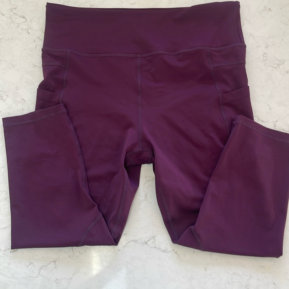 ZYIA WOMENS YOGA PANTS. (1607). EUC. BURGUNDY.